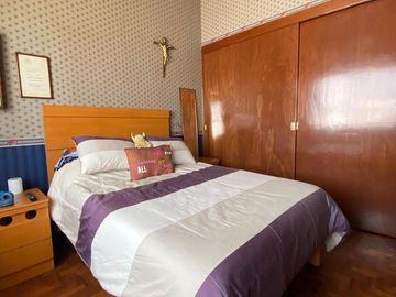 CASA en VENTA en la zona de los Fuertes, muy amplia, excelente ubicación.