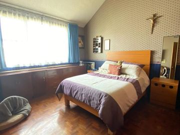 CASA en VENTA en la zona de los Fuertes, muy amplia, excelente ubicación.