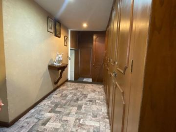 CASA en VENTA en la zona de los Fuertes, muy amplia, excelente ubicación.