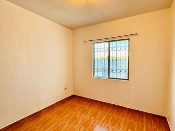 AMPLIA CASA EN VENTA EXCELENTE UBICACION