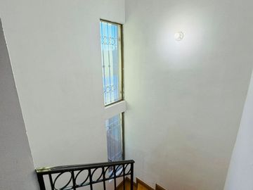 AMPLIA CASA EN VENTA EXCELENTE UBICACION