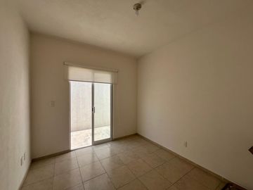 CASA EN VENTA EN PRADOS OACALCO, A 10 MIN. DE SIX FLAGS OAXTEPEC, MOR.