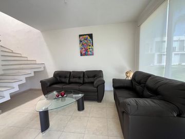 CASA EN VENTA EN PRADOS OACALCO, A 10 MIN. DE SIX FLAGS OAXTEPEC, MOR.