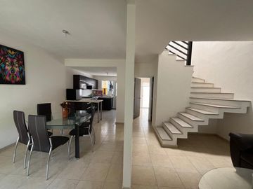 CASA EN VENTA EN PRADOS OACALCO, A 10 MIN. DE SIX FLAGS OAXTEPEC, MOR.
