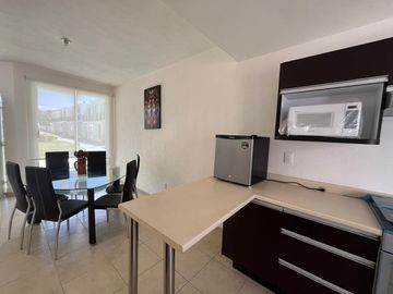 CASA EN VENTA EN PRADOS OACALCO, A 10 MIN. DE SIX FLAGS OAXTEPEC, MOR.