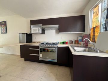 CASA EN VENTA EN PRADOS OACALCO, A 10 MIN. DE SIX FLAGS OAXTEPEC, MOR.