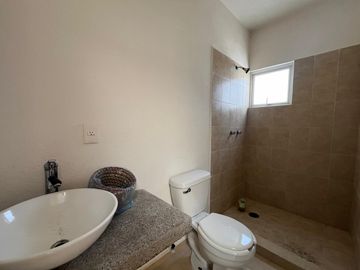 CASA EN VENTA EN PRADOS OACALCO, A 10 MIN. DE SIX FLAGS OAXTEPEC, MOR.