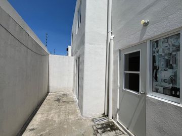 CASA EN VENTA EN PRADOS OACALCO, A 10 MIN. DE SIX FLAGS OAXTEPEC, MOR.