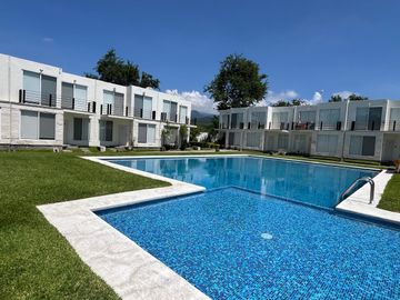 CASA EN VENTA EN PRADOS OACALCO, A 10 MIN. DE SIX FLAGS OAXTEPEC, MOR.