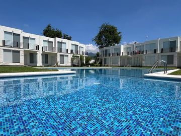CASA EN VENTA EN PRADOS OACALCO, A 10 MIN. DE SIX FLAGS OAXTEPEC, MOR.