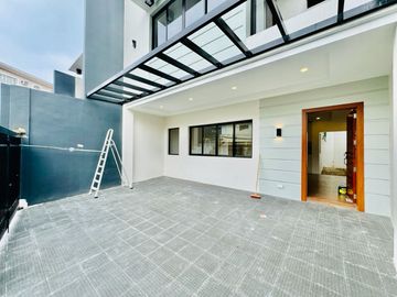 Appealing Brand New 2Storey Duplex Townhouse for Sale in in BF Resort Village Las Piñas City