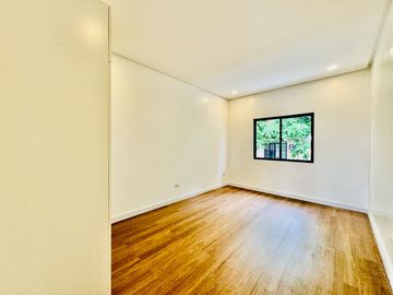 Appealing Brand New 2Storey Duplex Townhouse for Sale in in BF Resort Village Las Piñas City