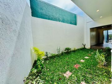 Appealing Brand New 2Storey Duplex Townhouse for Sale in in BF Resort Village Las Piñas City