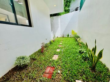 Appealing Brand New 2Storey Duplex Townhouse for Sale in in BF Resort Village Las Piñas City