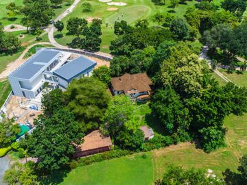Vacation Home on a Golf Course!! Play Every Day!! Peaceful and Private!! For Sale: Single House on 1 Rai in the Phoenix Gold Golf & Country Club, Patt