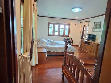 Vacation Home on a Golf Course!! Play Every Day!! Peaceful and Private!! For Sale: Single House on 1 Rai in the Phoenix Gold Golf & Country Club, Patt