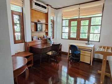 Vacation Home on a Golf Course!! Play Every Day!! Peaceful and Private!! For Sale: Single House on 1 Rai in the Phoenix Gold Golf & Country Club, Patt