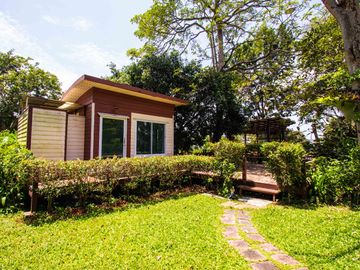 Vacation Home on a Golf Course!! Play Every Day!! Peaceful and Private!! For Sale: Single House on 1 Rai in the Phoenix Gold Golf & Country Club, Patt