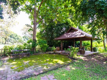 Vacation Home on a Golf Course!! Play Every Day!! Peaceful and Private!! For Sale: Single House on 1 Rai in the Phoenix Gold Golf & Country Club, Patt