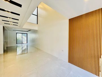 Glamorous Brand New House and Lot for Sale in Better Living Parañaque City
