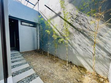 Glamorous Brand New House and Lot for Sale in Better Living Parañaque City