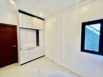 Glamorous Brand New House and Lot for Sale in Better Living Parañaque City