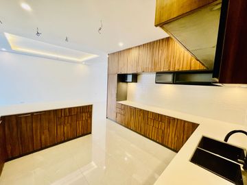 Glamorous Brand New House and Lot for Sale in Better Living Parañaque City