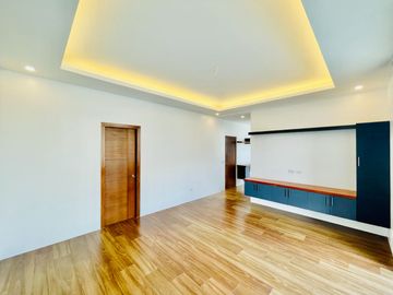 Glamorous Brand New House and Lot for Sale in Better Living Parañaque City