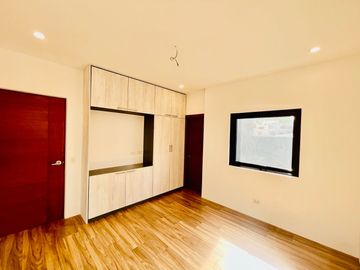 Glamorous Brand New House and Lot for Sale in Better Living Parañaque City
