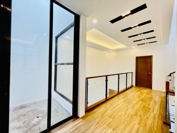 Glamorous Brand New House and Lot for Sale in Better Living Parañaque City