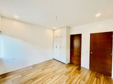 Glamorous Brand New House and Lot for Sale in Better Living Parañaque City