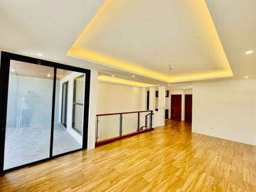Glamorous Brand New House and Lot for Sale in Better Living Parañaque City