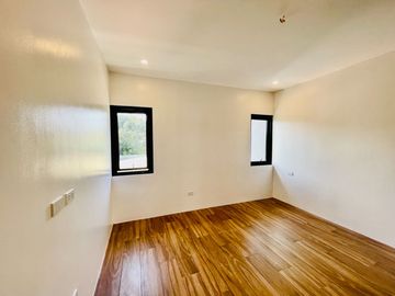 Glamorous Brand New House and Lot for Sale in Better Living Parañaque City