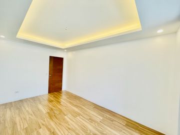 Glamorous Brand New House and Lot for Sale in Better Living Parañaque City