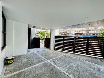 Glamorous Brand New House and Lot for Sale in Better Living Parañaque City