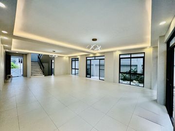 Fully Renovated Modern 2Storey House and Lot for Sale in BF Homes Parañaque City