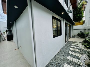 Fully Renovated Modern 2Storey House and Lot for Sale in BF Homes Parañaque City