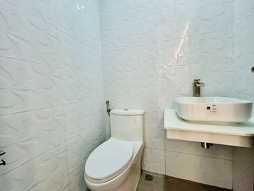 Fully Renovated Modern 2Storey House and Lot for Sale in BF Homes Parañaque City