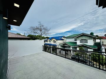 Fully Renovated Modern 2Storey House and Lot for Sale in BF Homes Parañaque City