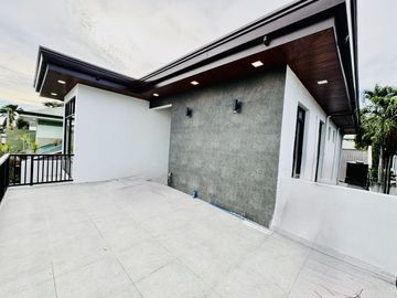 Fully Renovated Modern 2Storey House and Lot for Sale in BF Homes Parañaque City