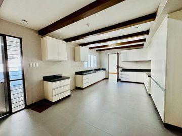 Sprawling Spacious House and Lot for Sale in BF Homes, Parañaque City