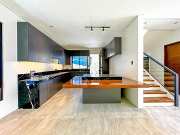 Stunning 5 Bedroom 2 Storey House and Lot for Sale with Pool in BF Homes, Parañaque City