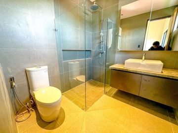 Stunning 5 Bedroom 2 Storey House and Lot for Sale with Pool in BF Homes, Parañaque City