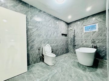 Well Maintained House and Lot for Sale with a 7 Car Garage in Multinational Village, Parañaque City