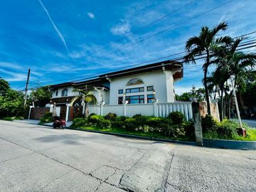 Well Maintained 7 Bedroom Corner House and Lot for Sale in Multinational Village, Parañaque City