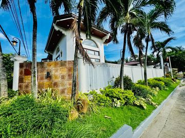 Well Maintained 7 Bedroom Corner House and Lot for Sale in Multinational Village, Parañaque City