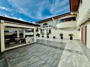 Well Maintained 7 Bedroom Corner House and Lot for Sale in Multinational Village, Parañaque City
