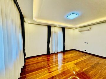 Well Maintained 7 Bedroom Corner House and Lot for Sale in Multinational Village, Parañaque City