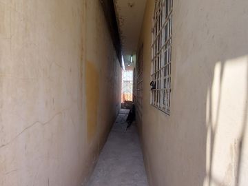 En Machala Se Vende Casa Amplia de 5 Dormitorios en la calle Marce Laniado cerca al Hosp Esperanza