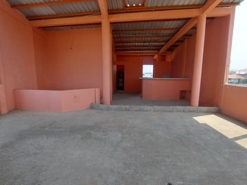 En Machala Se Vende Casa Amplia de 5 Dormitorios en la calle Marce Laniado cerca al Hosp Esperanza